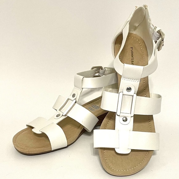 St. John's Bay Shoes - Women's closed sandal - Size 8W - NEW ITEM